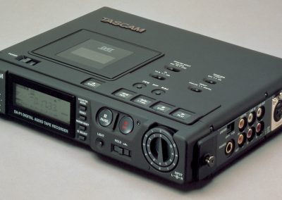 1995 Tascam Digital Audio Tape Recorder DA-P1 - 1996 02 tascamdap1 1 hxEh0Fys1i8ZJxJPSwX1sOUnBeIRQf2a